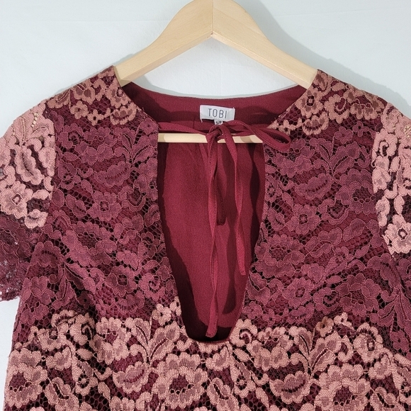 NEW TOBI Andei Burgundy Lace Shift Dress Sz S/P Short Sleeve Line Cocktail Party - Picture 4 of 12